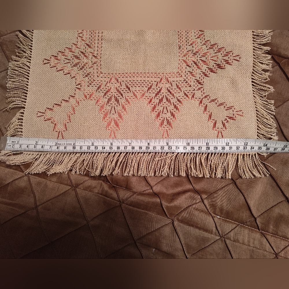 2 NWOT hand embroidered doilies - Picture 6 of 7